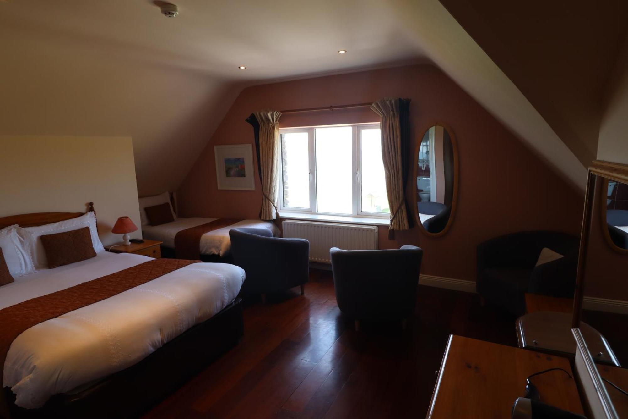 The Old Pier Guest Accommodation, Bed Only, No Breakfast Ballydavid Exteriér fotografie