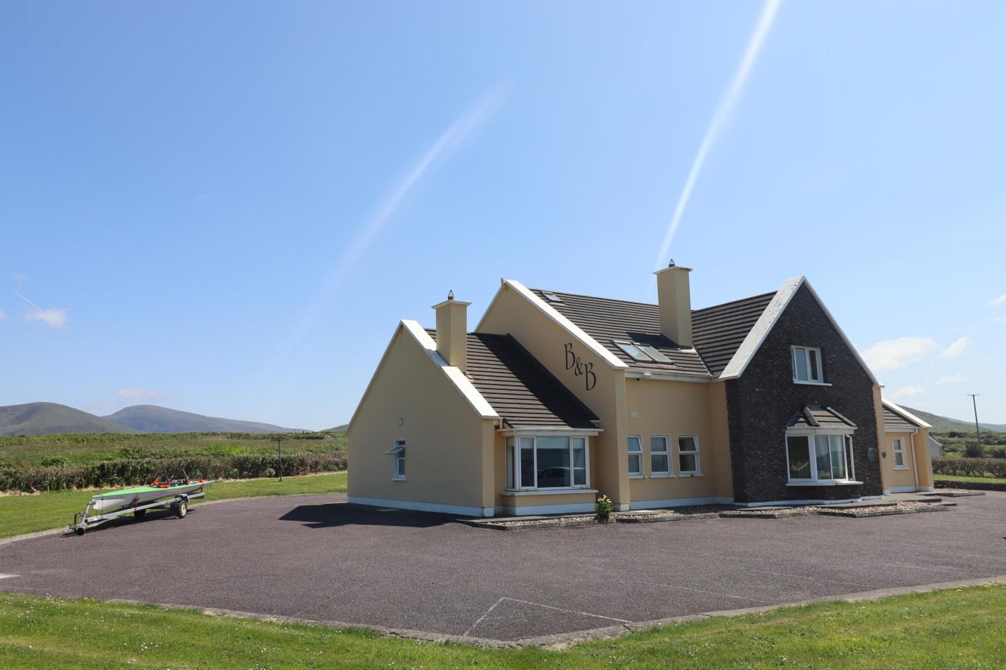 The Old Pier Guest Accommodation, Bed Only, No Breakfast Ballydavid Exteriér fotografie